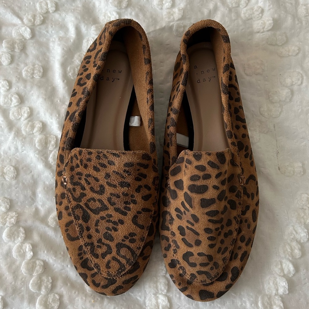 A New Day Cheetah Loafers SIZE 7.5 W
